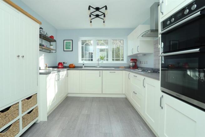 LUXURY KITCHEN