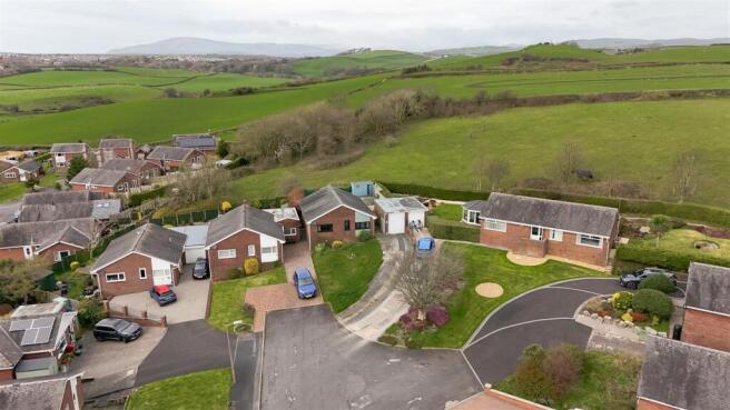 19 Hawthorn Drive (14 of 21).jpg