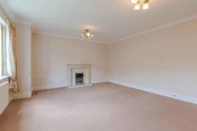 2 bed Flat for sale Image 6