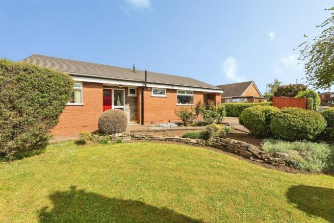 3 bed Detached Bungalow for sale Image 9