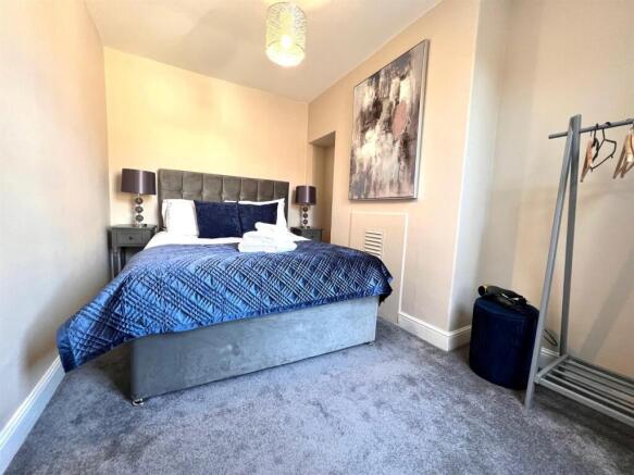 3 bed Terraced to rent Image 7