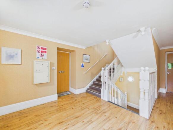 2 bed Apartment for sale Image 5