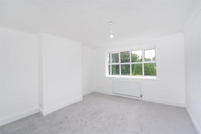 4 bed Semi-Detached for sale Image 11