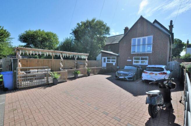 6 bed Semi-Detached for sale Image 12