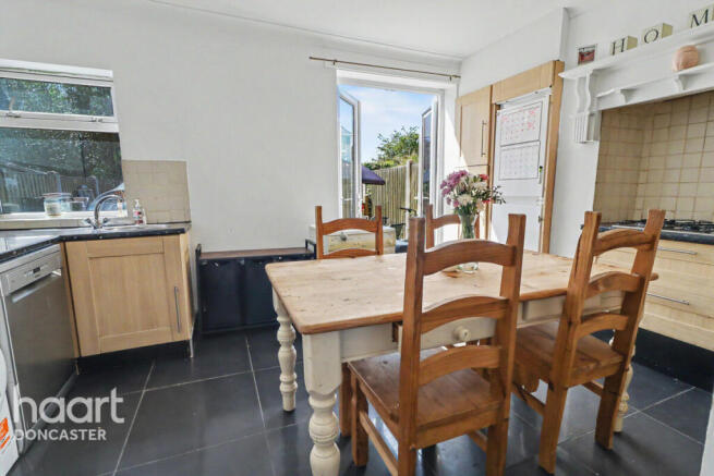 3 bed Semi-Detached for sale Image 7