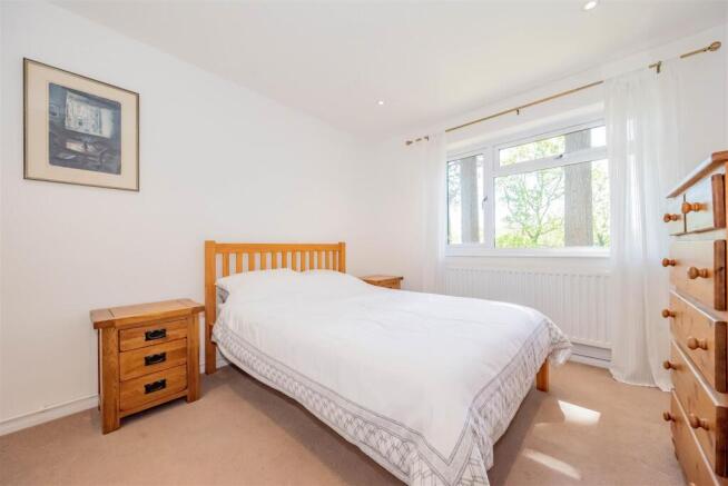 Gibbet Lane, Camberley photo 4
