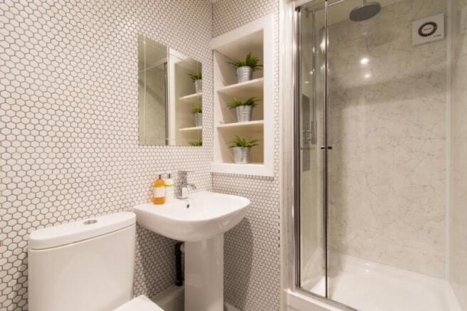 3 bed Flat to rent Image 5