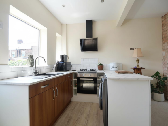 2 bed Semi-Detached for sale Image 4
