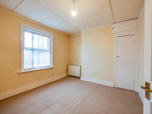 DOUBLE BEDROOM