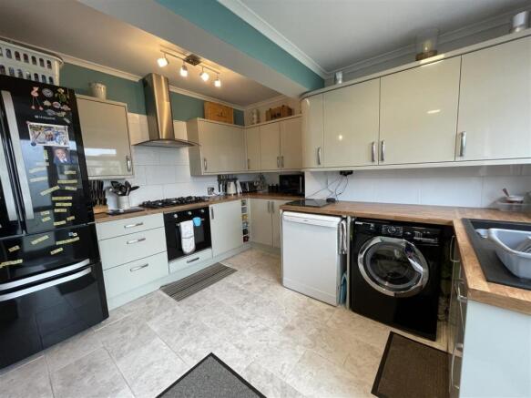 Kitchen: