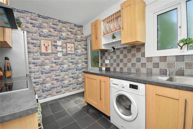 2 bed Apartment for sale Image 5