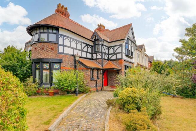 28 Blundellsands Road West_3.jpg