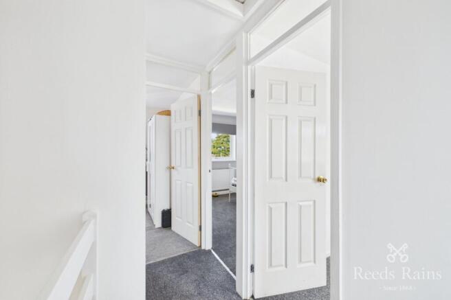 3 bed Semi-Detached for sale Image 8