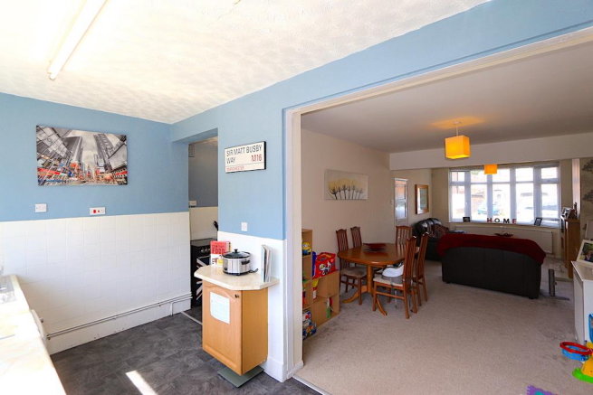 L-Shaped Kitchen