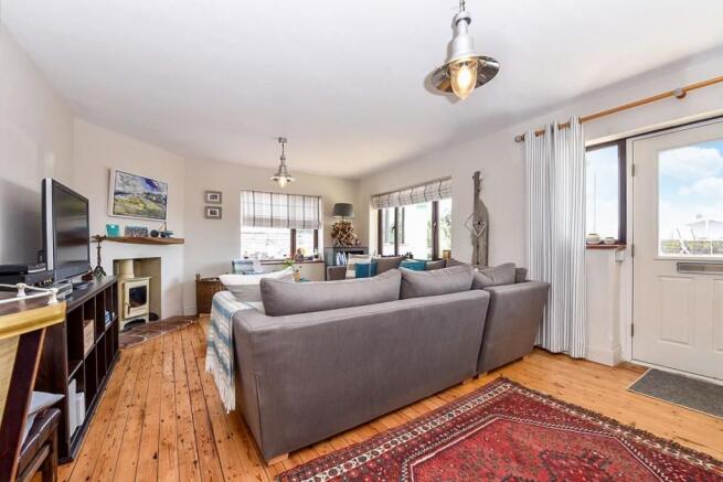 5 - Sitting Room.jpg