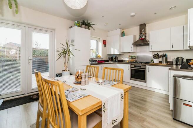 Kitchen/Dining Area