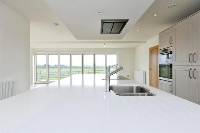 4 bed Detached for sale Image 6