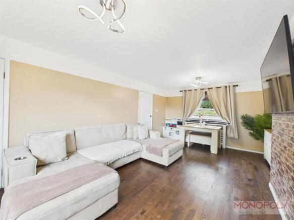 Coed Efa, New Broughton, LL11 photo 3