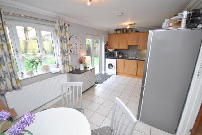 KITCHEN / DINING ROOM