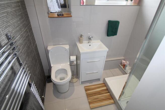 SHOWER ROOM W.C