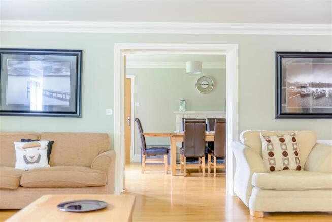 8401581-interior28.jpg