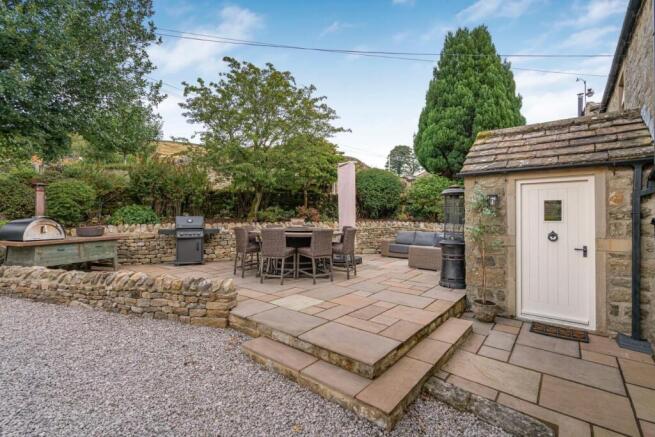4 bed Detached for sale Image 11