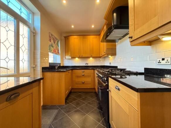 3 bed Semi-Detached to rent Image 5