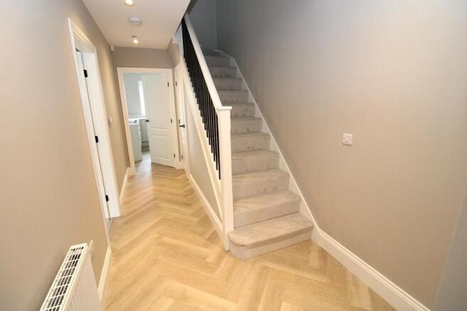 4 bed Detached for sale Image 6