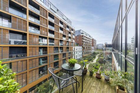 Violet Road, Bow