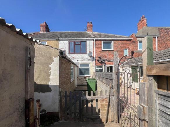 2 bed Terraced to rent Image 11