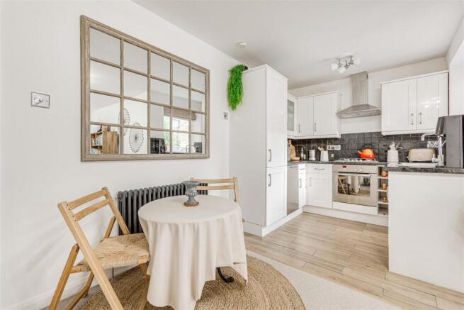 Radipole Road 50 Flat 2 Low-3.jpg