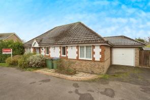 12, Holm Oaks, Horsham RH13 8AQ