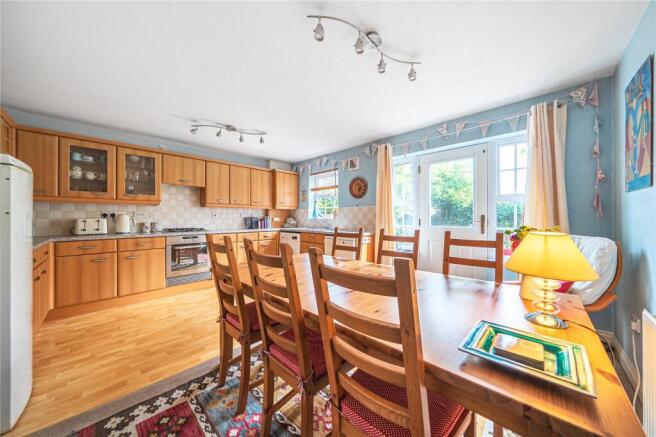 4 bed House for sale Image 5