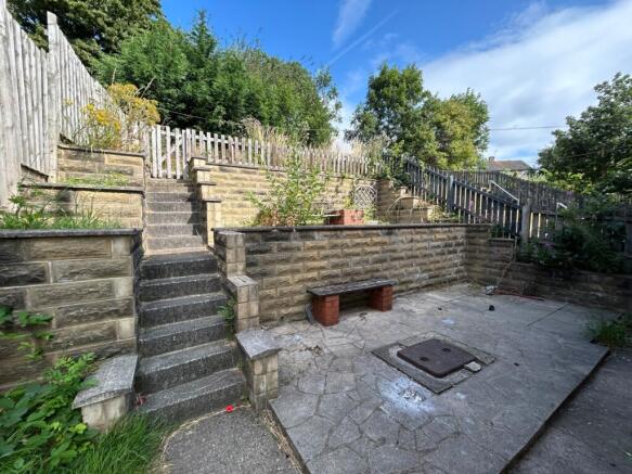 2 bed Semi-Detached to rent Image 9