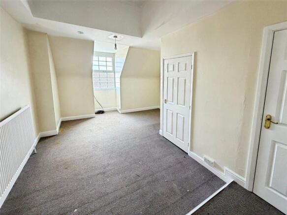 3 bed Terraced for sale Image 8