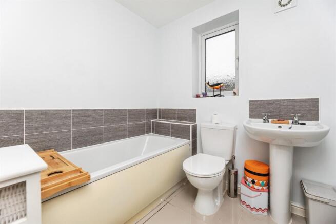 3 bed Detached for sale Image 6