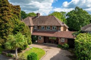 41 Trenton, London Road South, Redhill RH1 3AX