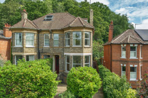14, Charterhouse Road, Godalming GU7 2AG
