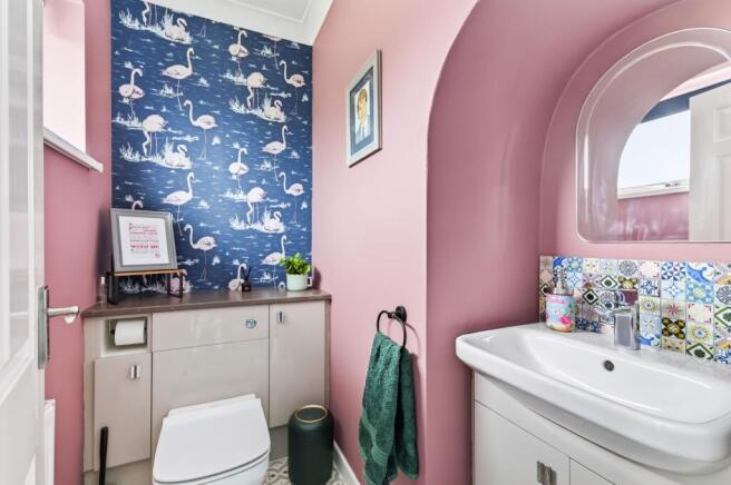 4 bed Detached for sale Image 8