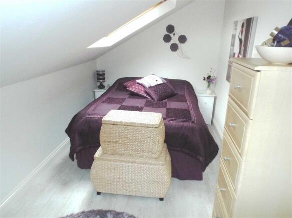 MASTER BEDROOM: