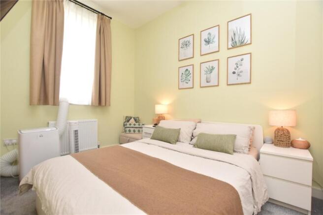 3 bed Town House for sale Image 5