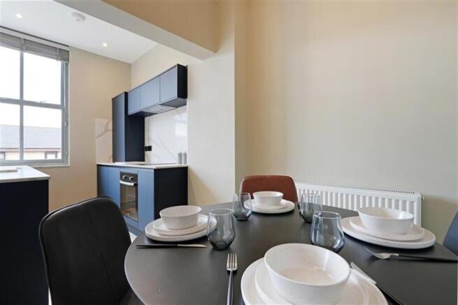 2 bed Apartment to rent Image 9
