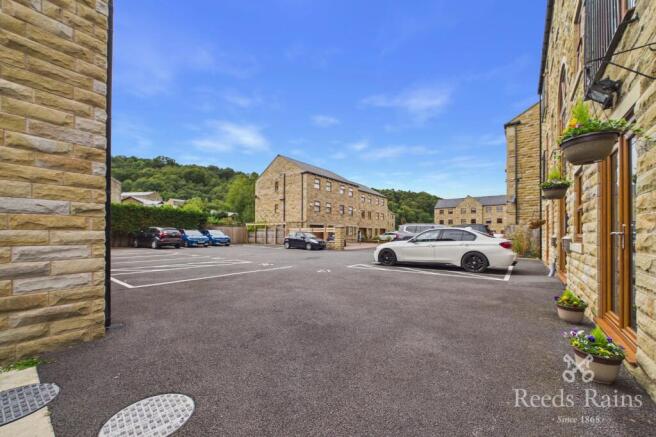 2 bed Apartment for sale Image 8