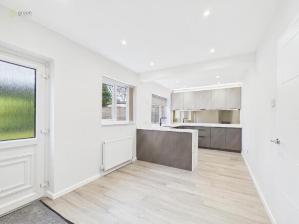 cam03830g0pr0273still006