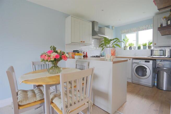 Ground Floor Flat, Mulberry Walk, Coombe Dingle, Bristol photo 4