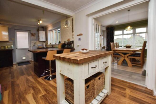 df40f83d-kitchen 20b.JPG