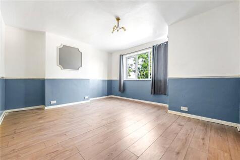 Valley Side Parade, Chingford, London, E4