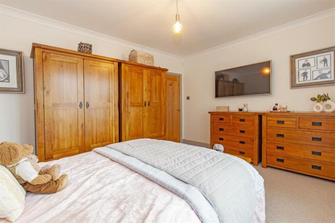 Bedroom 1-3.jpg