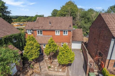 Stoneham Close, Petersfield, Hampshire