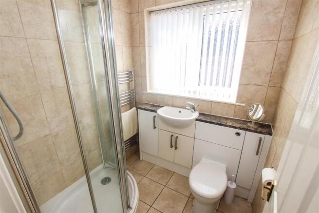 MODERN LUXURY SHOWER ROOM